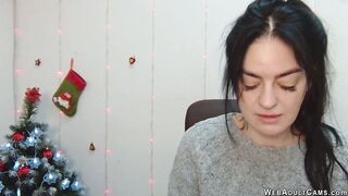 Brunette amateur babe chatting on webcam solo show
