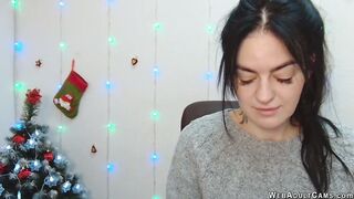 Brunette amateur babe chatting on webcam solo show