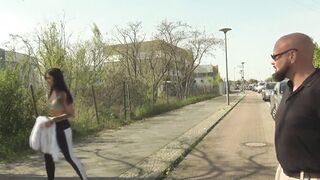 Junge Joggerin ist Super Spotan