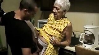American Amateur Fucks a Dirty-Talking Granny in Doggy Style