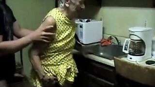 American Amateur Fucks a Dirty-Talking Granny in Doggy Style