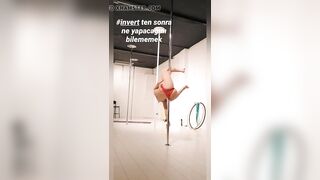 Beauty Women Pole Dance With Hottie Butt