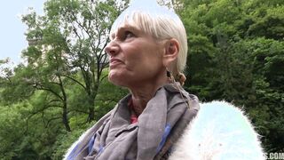 Czech Streets 113: Tour-guide from Karlstejn
