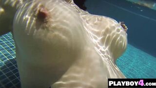 Redhead Elizabeth Marxs posing naked