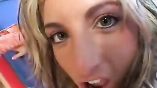Anja das geile Luder braucht es anal