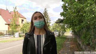 Czech Streets 125: Food Massacre in the Car