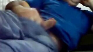 Amateur Turkish Daddy Masturbates on Webcam