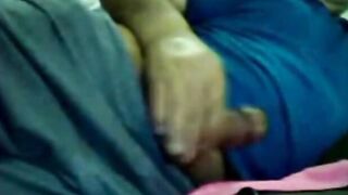 Amateur Turkish Daddy Masturbates on Webcam
