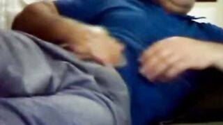 Amateur Turkish Daddy Masturbates on Webcam