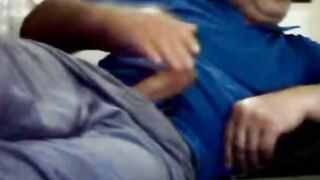Amateur Turkish Daddy Masturbates on Webcam