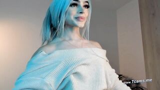 Seductive Ts Showing That Sexy Ass And Feet