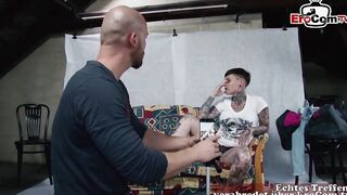 Amateur photographer seduces short-haired cougar for sex