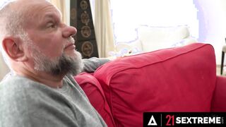 21 SEXTREME - Bae 18 Yo Renata Fox Takes An Mature Experienced Dick Inside Her Soak Snatch