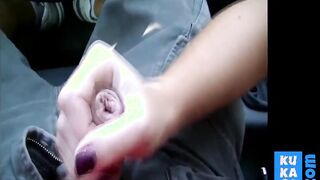 Autofahrt Blowjob - German Amateur im Auto Geblasen