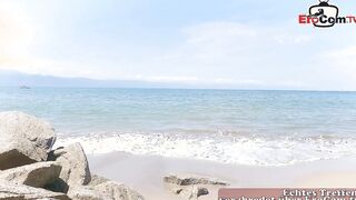 Sex on the beach with lusty cunt with mouth Samara Lanz