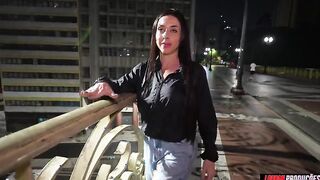 Morena gostosa do rabão fudendo com o negão dotado