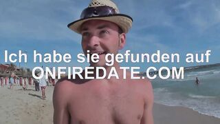 Am Strand zwei feuchte Muschis genagelt