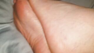 Hubby jizzes on my foot
