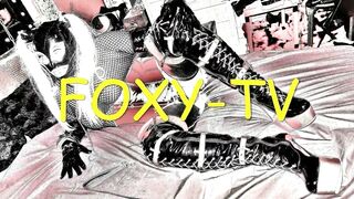 Master Jack submits Foxy to Sylvia Trav