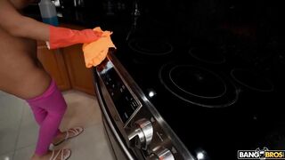 Lina Loves Cleaning Dick