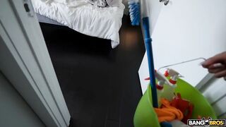 Lina Loves Cleaning Dick