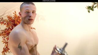 Exclusive Casting Flexing Brian Owen