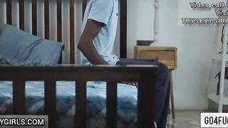 Koi Nahi Tha Ghar Par Akeli Dekh Padosi Ne Chut Choudai Ki