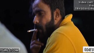 Koi Nahi Tha Ghar Par Akeli Dekh Padosi Ne Chut Choudai Ki