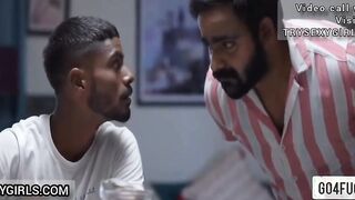 Koi Nahi Tha Ghar Par Akeli Dekh Padosi Ne Chut Choudai Ki