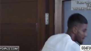 Koi Nahi Tha Ghar Par Akeli Dekh Padosi Ne Chut Choudai Ki