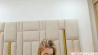 Sexy Babe Showing Her Body And Making Herself Cum