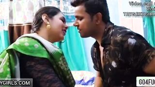 Akeli Hot Bhabhi Ko Water Mangne Ke Bahane Chod Diya ladke ne