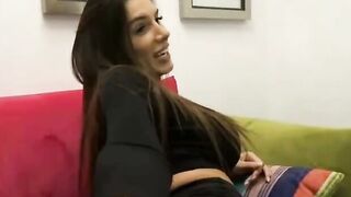 Brunettes Camgirl mit Traumkorper benutzt Toy