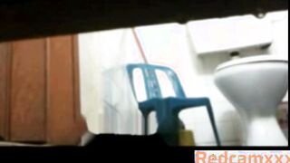 Egyptian Mom Washing Her Pussy