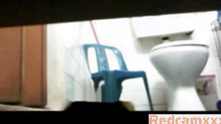 Egyptian Mom Washing Her Pussy