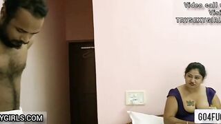 Moti bhabhi ji ko hotel room mai full night chudai kari boyfriend ne