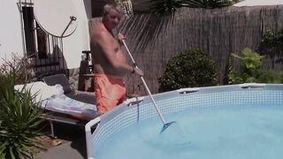 Dicke blast und fickt hemmungslos im Garten