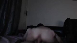 Dunne Rothaarige doggy gefickt
