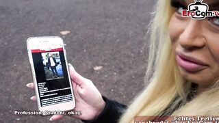 Sex meetings via internet app with trained woman