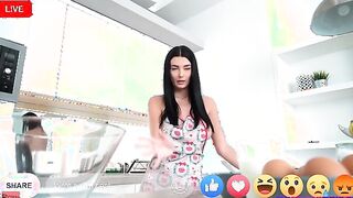 Simon Kitty has been doing nude livestreams for her followers. Today's beauty performance is making