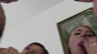 Heißer Vierer mit zwei geilen Jungfotzen