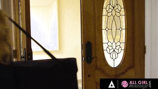 ALL CUNT WITH MOUTH RUBS - Inked Bombshell Kaiia Eve Does Rough Scissoring During beauty Rubs