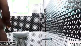 Indian Desi Bhabhi ki Zordaar Bathroom Mai Chudai