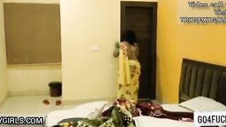 Indian Hot Padosi Bhabhi With padosi Husband Yoyo room Hindi Sex