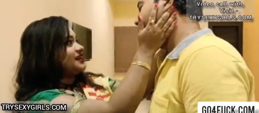 Indian Hot Padosi Bhabhi With padosi Husband Yoyo room Hindi Sex