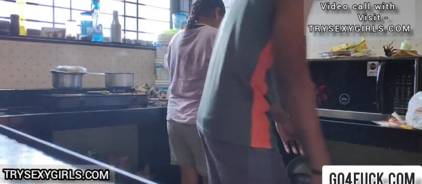 Indian Bhai Ne Apne Sister ke sath Kitchen Me