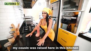 Clara Wellen, famous Brazilian influencer, was caught opening the door naked for a mo