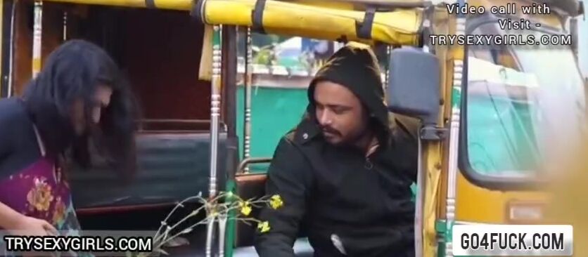 Autowala Ne Kiya Help Sudden Sex Bhabhi Indian sex