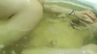 Zierliches Madel nach dem Baden gebumst