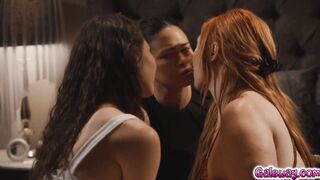 Dana Vespoli and Lauren Phillips invites Liz Jordan to join for a threesome